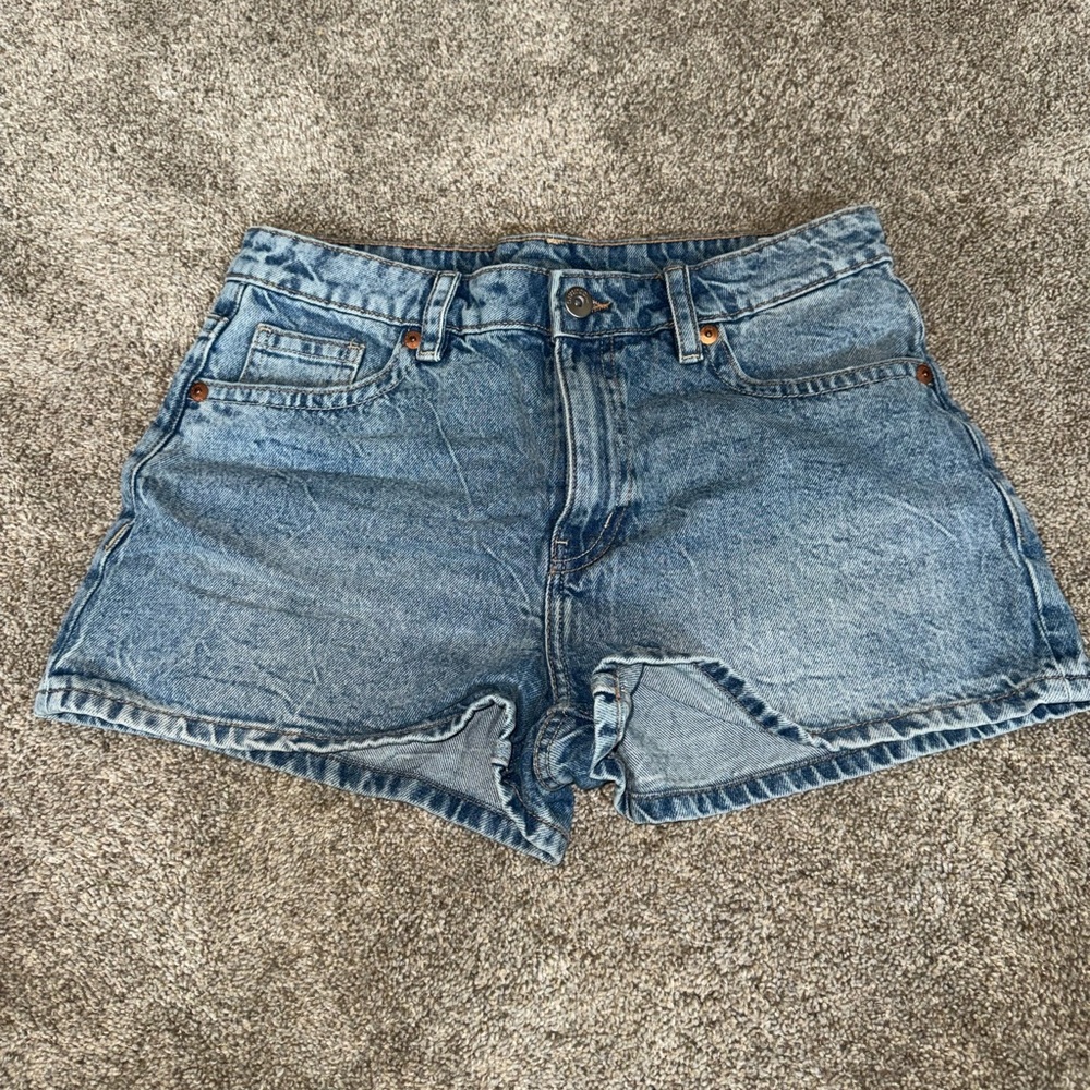 Size 8 jean shorts from divided h and m blue womens